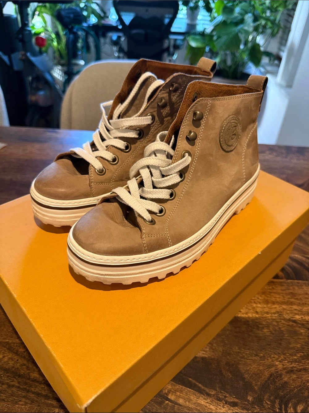 Women’s Tan High-Top Paul Green Sneakers
